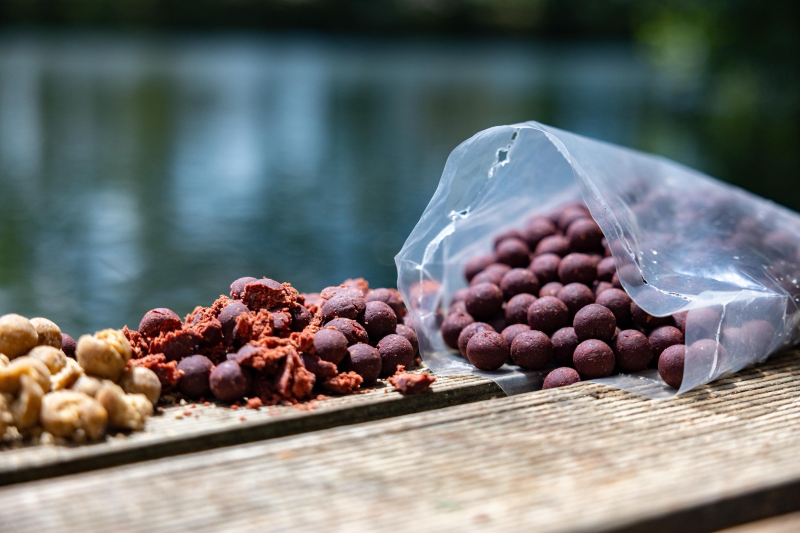 Skunk and Black Garlic boilies